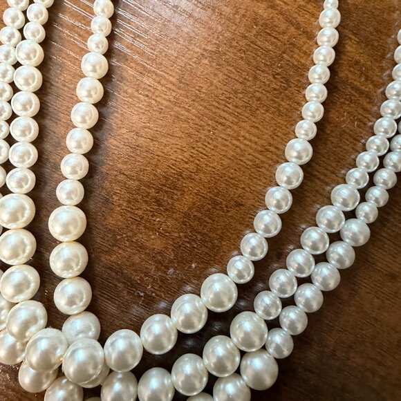 Set of 5 Faux Pearl and Beaded Necklace, one bracelet - Picture 5 of 16
